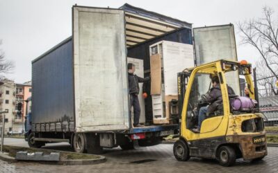 Kolejny rozładunek elementów wyposażenia serwerowni
