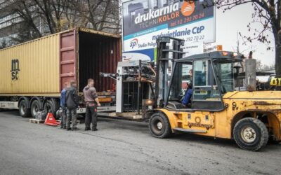 Relokacja maszyn – przenoszenie maszyny ROLAND 700