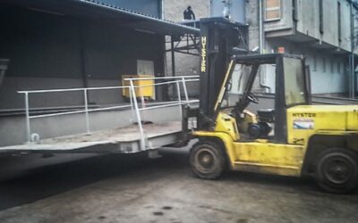 Kraków, rozładunek i transport elementów konstrukcyjnych i obrabiarek