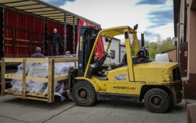 Rozładunki, załadunki, przeładunki, ciężki transport i ustawianie maszyn