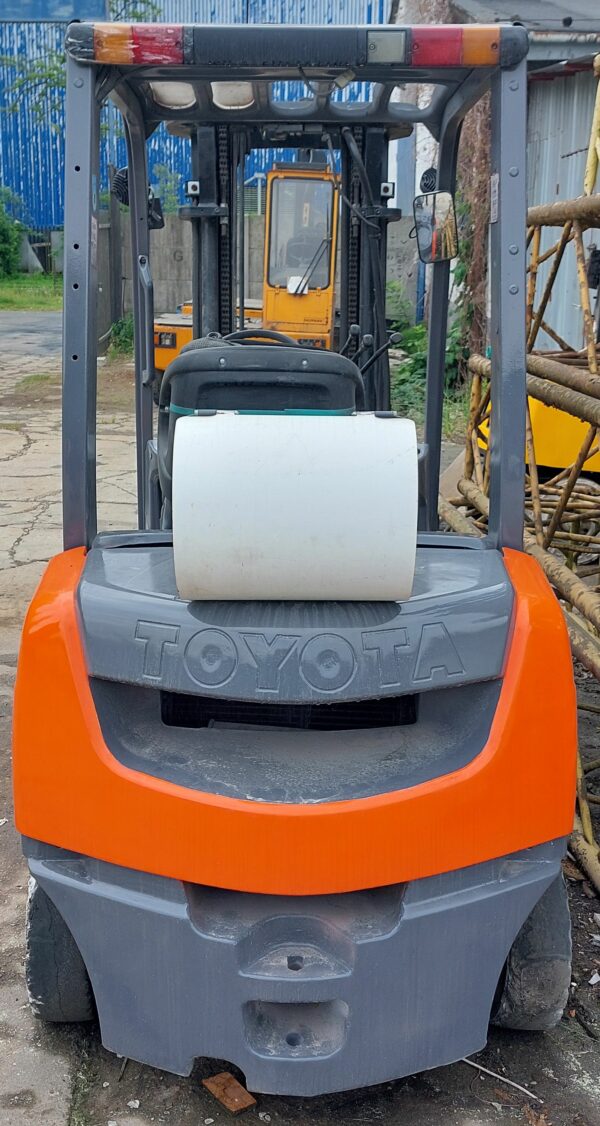 Wózek widłowy Toyota 8FG25 z chwytakiem - obrazek 7