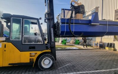 Wózki widłowe Kraków Załadunki i rozładunki maszyn Relokacje Transport Przenoszenie Ustawianie Wynajem Usługi Wózek widłowy o dużym udźwigu