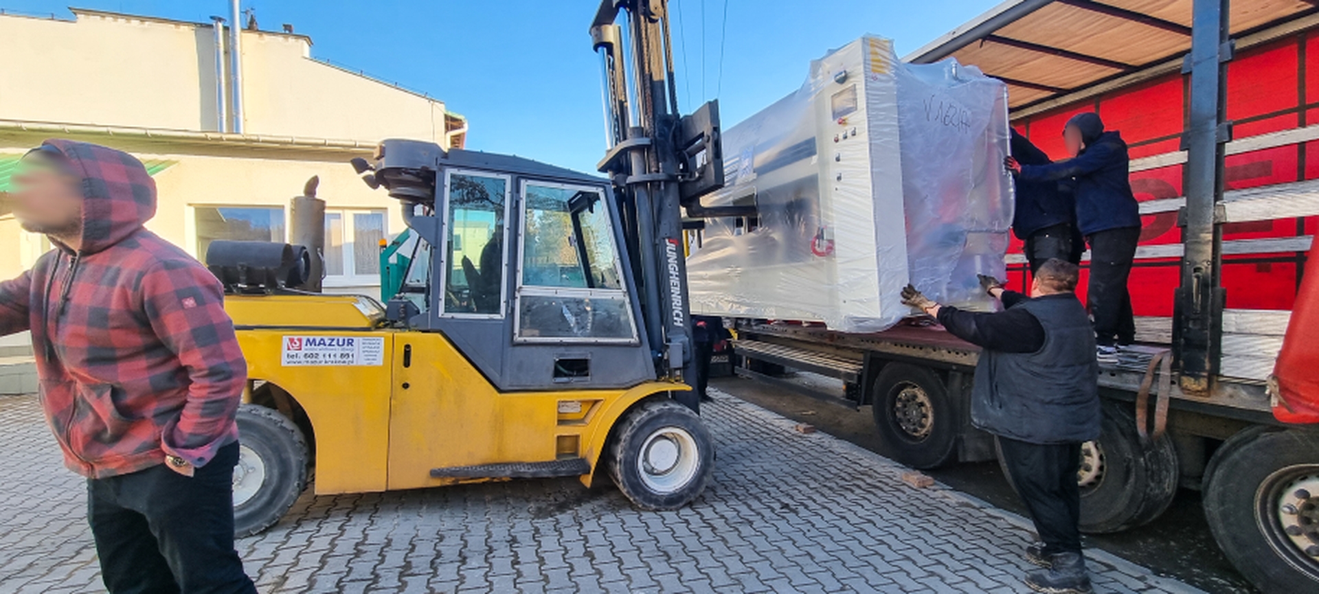 mazur krakow przenoszenie ciezkich maszyn urzadzen ladunkow relokacje maszyn przeprowadzki fabryk -1
