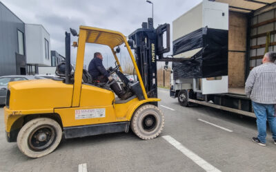 Mazur wózki widłowe Kraków Rozładunki Załadunki towarów Przestawianie i przenoszenie maszyn i urządzeń ciężkich Wynajem wózków widłowych Relokacje