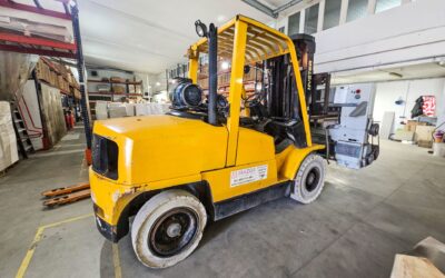 Usługi wózkami widłowymi Kraków Ciężki transport Relokacje Przestawianie Przewożenie Przenoszenie maszyn ciężkich i urządzeń Ustawianie w halach